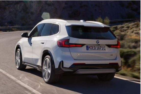 Weisser BMW I