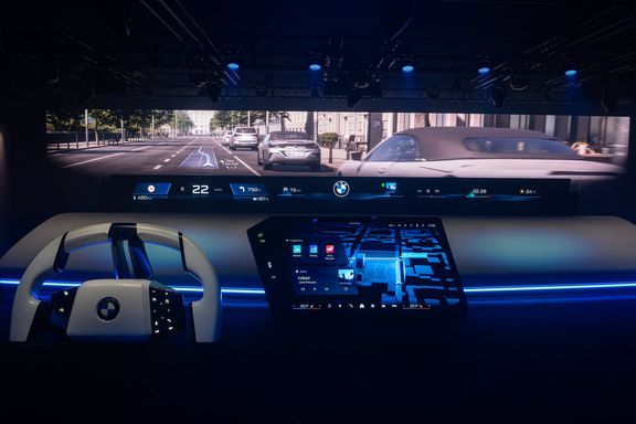 nächstlicher Blick ins Interieur des BMW